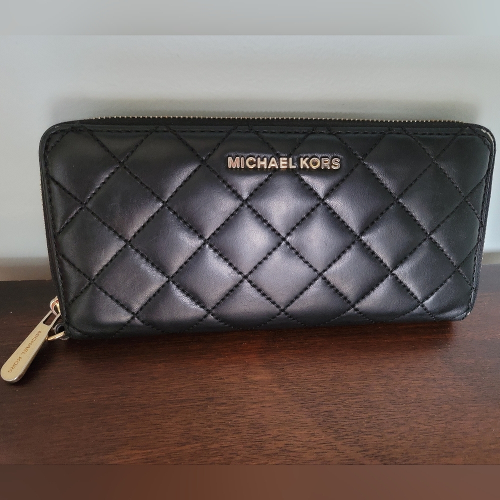Michael Kors | Black Jet Set Travel Quilted-Leather Continental Wristlet
